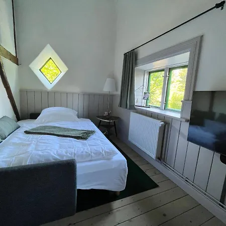 Reetscheune Kruezen * Kruzen